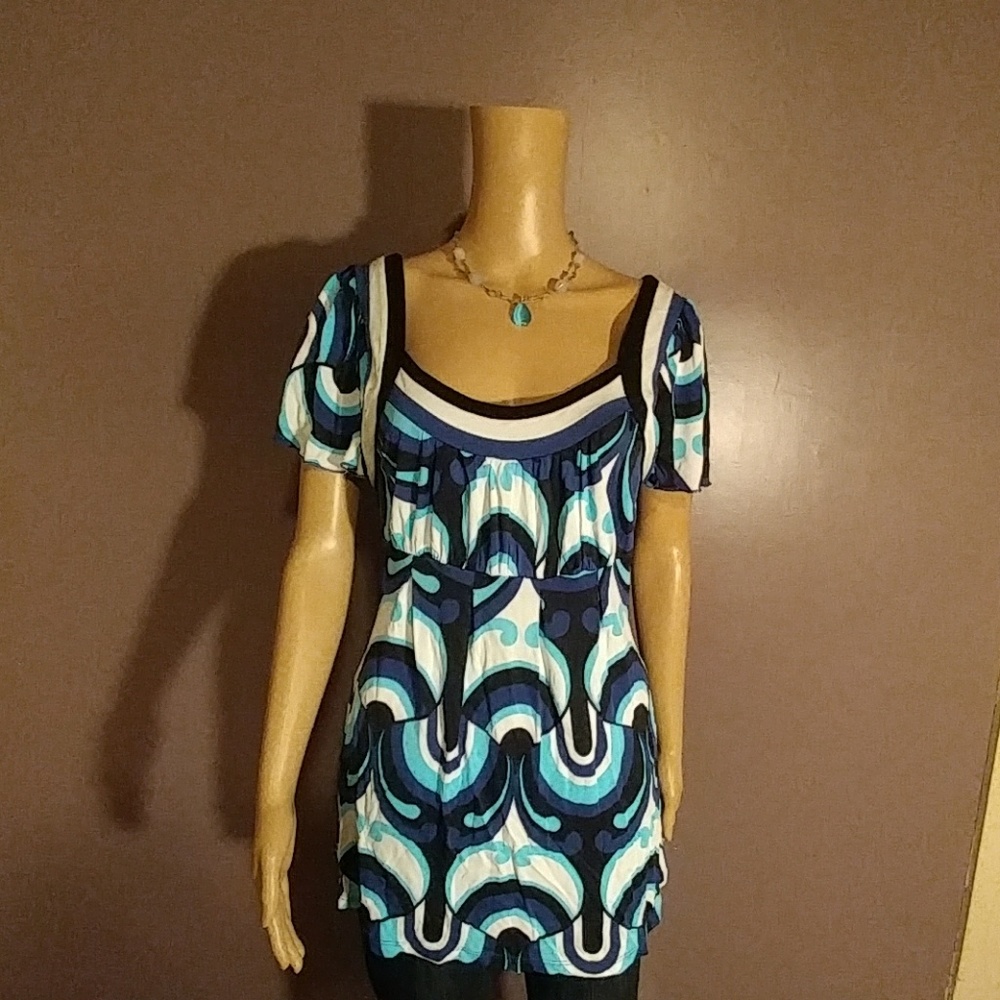 Super cute Jane Norman casual top